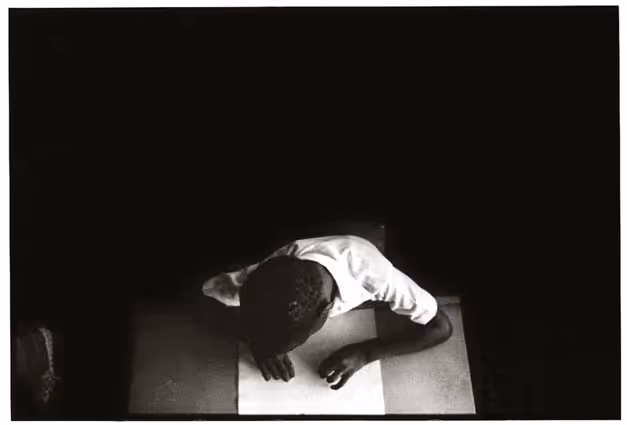 From Alas en la sombra album